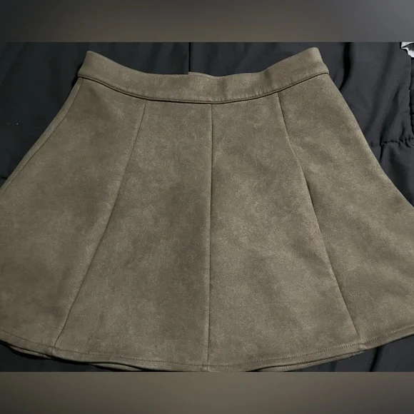 Chic Olive Button-Front Mini Skirt - Picture 3 of 5